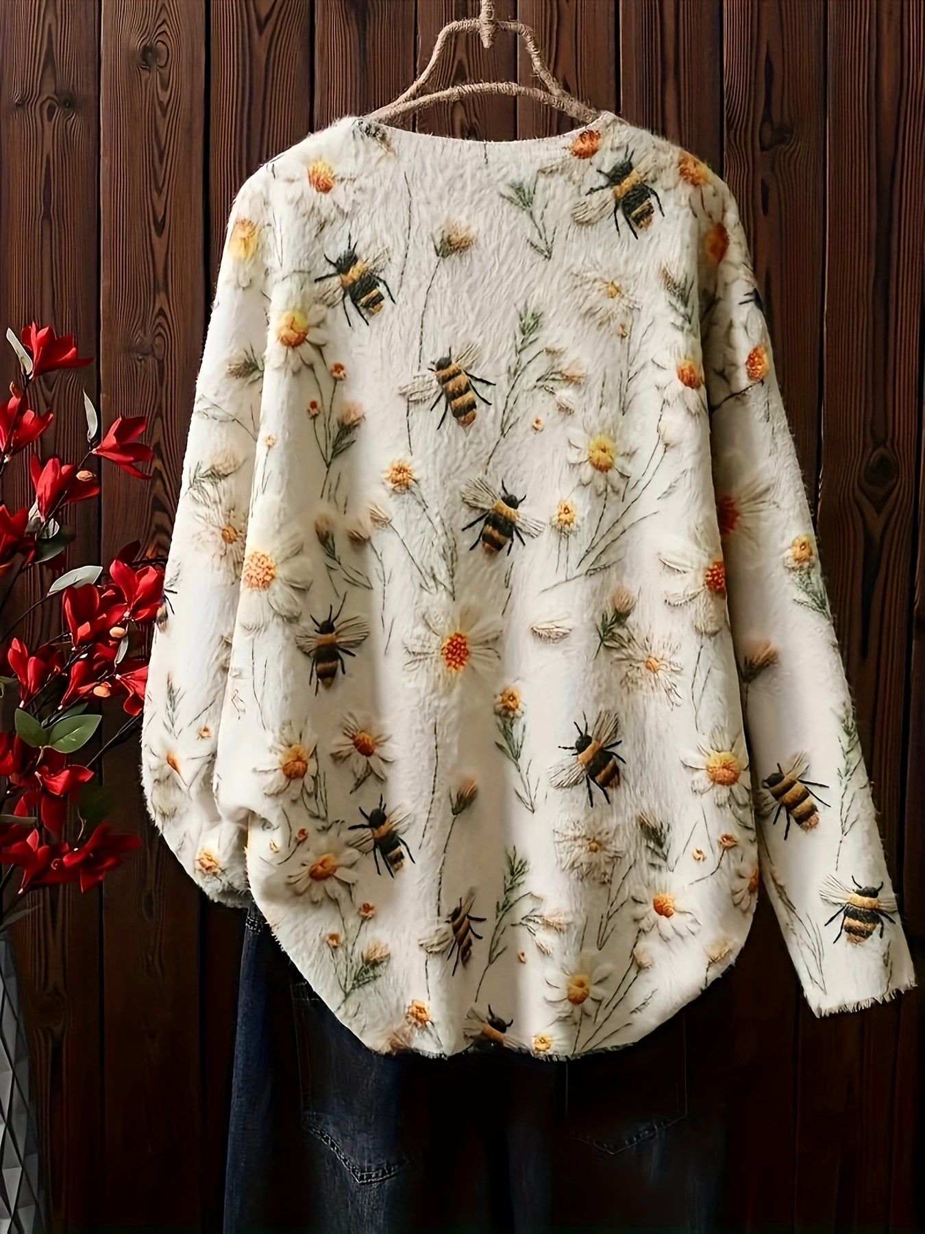 Plus Size Bee & Floral Pattern Sweater, Casual Long Sleeve V Neck Top For Fall & Winter, Women's Plus Size Clothing